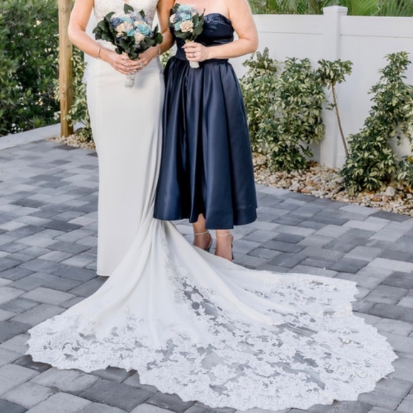 Sophia Thomas Wedding Dress - Picture 2 of 7